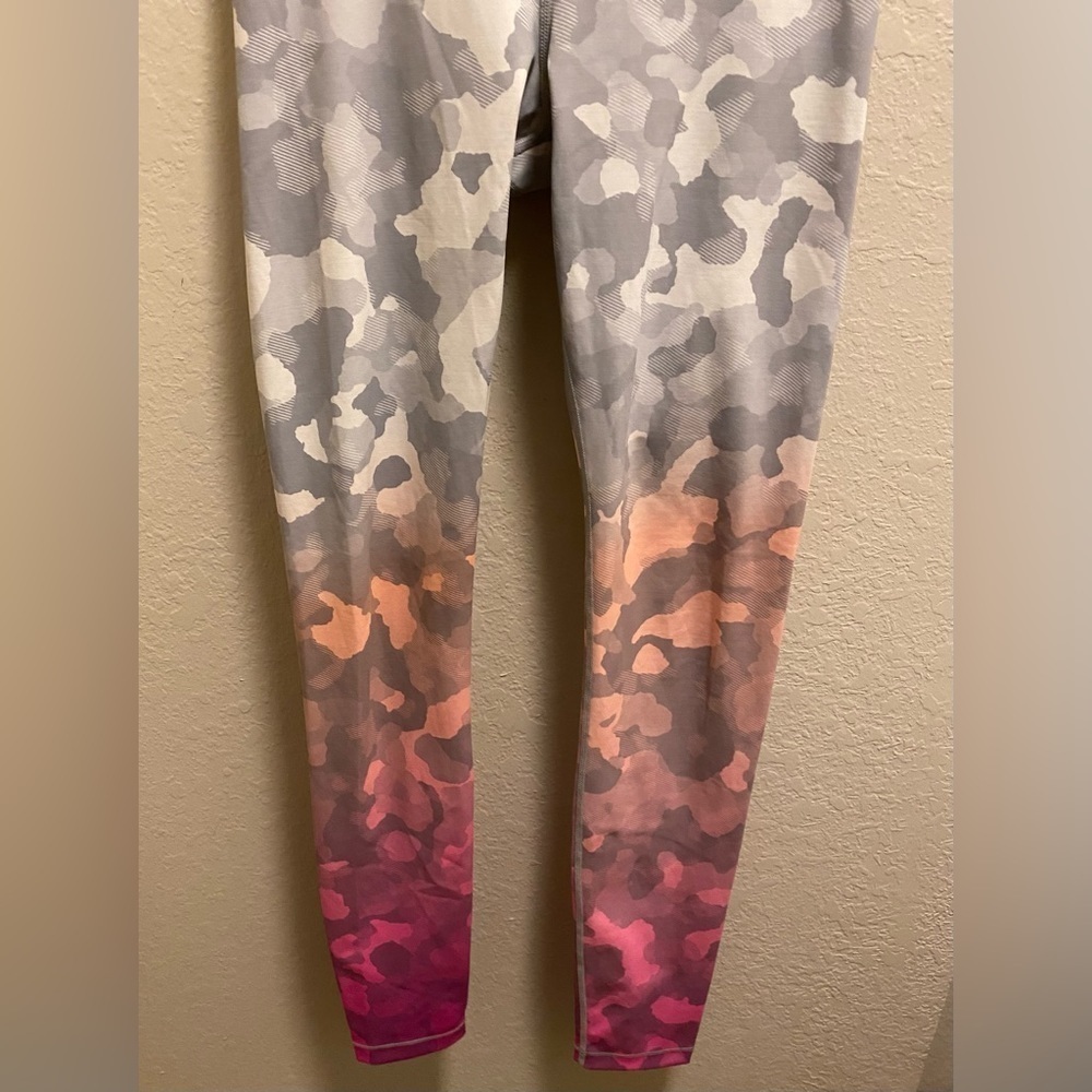 Athleta Girl Ombre Camo Tight Leggings Size XL - Picture 6 of 10